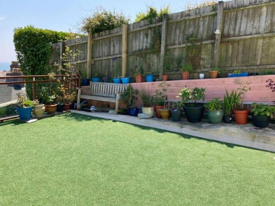 Modern Studio Apartment With Outstanding Views, Sleeps 2 뉴렌 외부 사진