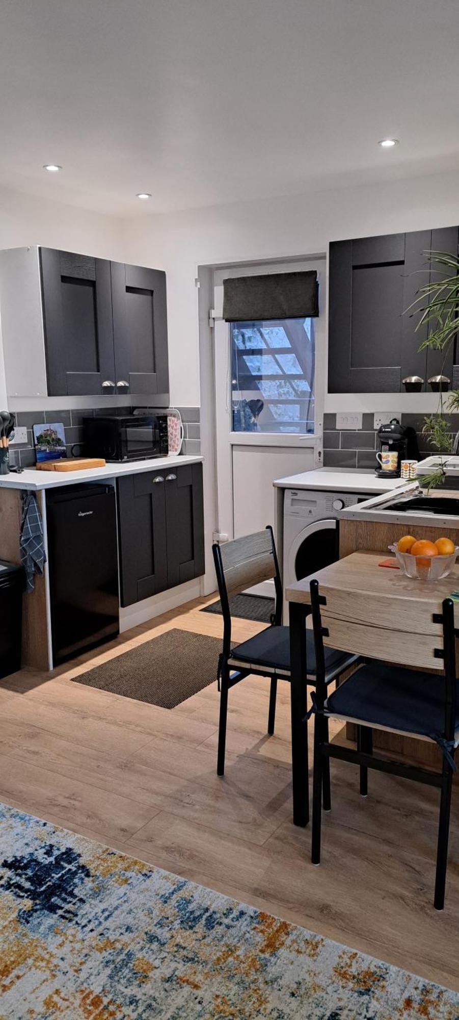 Modern Studio Apartment With Outstanding Views, Sleeps 2 뉴렌 외부 사진