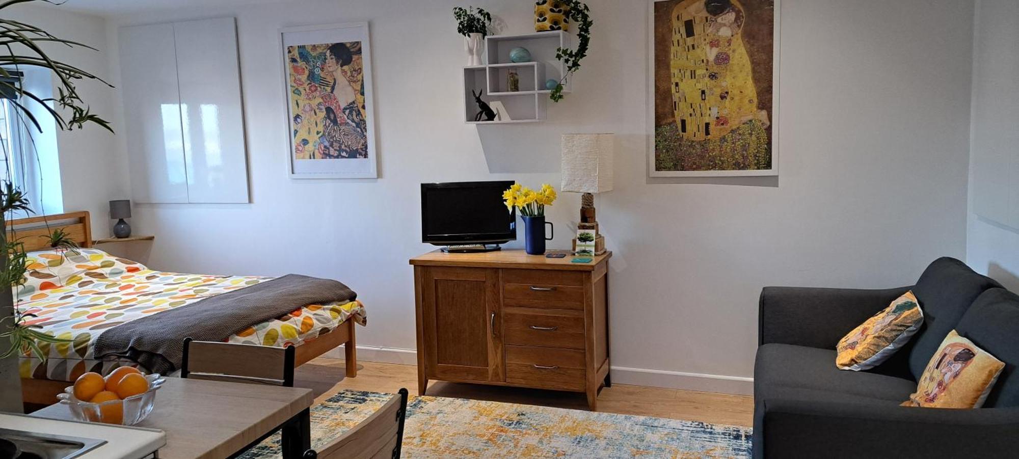Modern Studio Apartment With Outstanding Views, Sleeps 2 뉴렌 외부 사진
