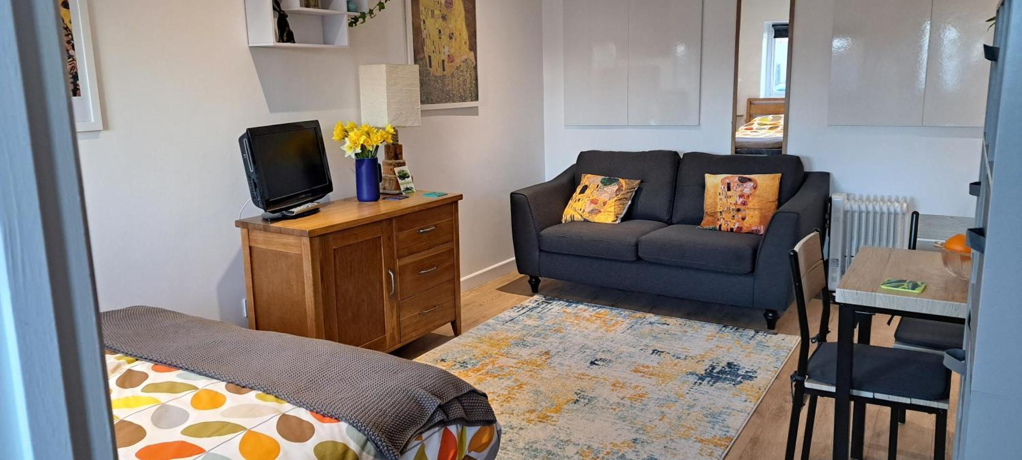 Modern Studio Apartment With Outstanding Views, Sleeps 2 뉴렌 외부 사진